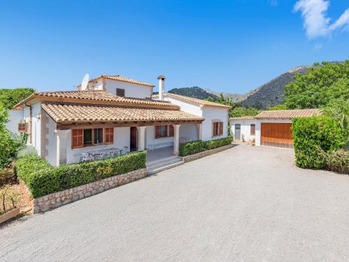 Nice villa near centre of Pollença