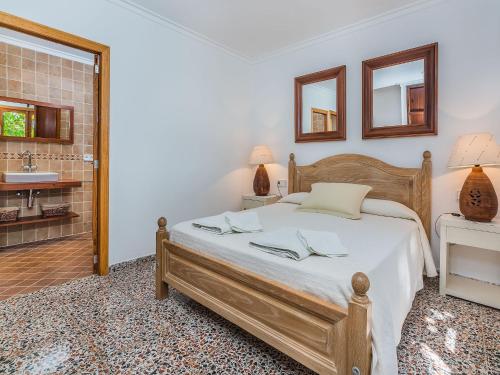 Mountain View Villa for 5 in Pollensa