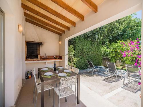Central Townhouse with Pool, Pollença