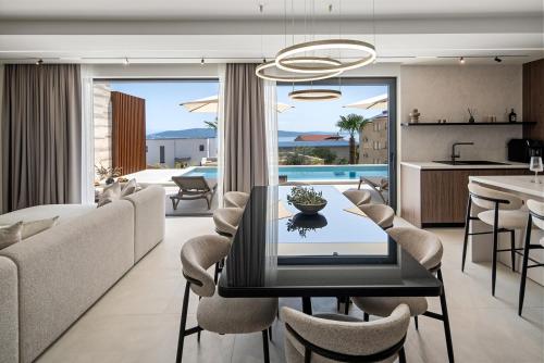 NEW! Villa Star with sea views, 2km from the beach