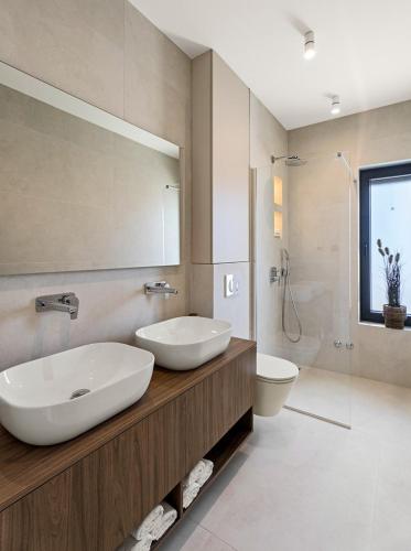 NEW! Villa Star with sea views, 2km from the beach