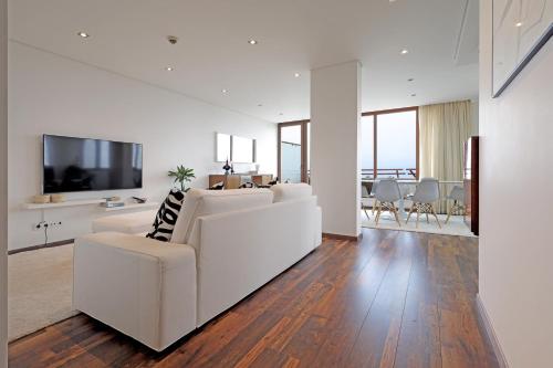 Unique Oceanview Penthouse by SoInfinito