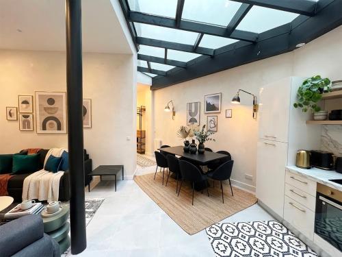 Urban Flat 08 - The Panoramic Flat in Paris