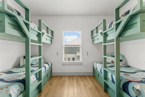 FREE Heated Pool! Sleeps 14 with Game Room! Close to Pier Park, Beaches & 30A! photo 6