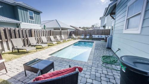 FREE Heated Pool! Sleeps 14 with Game Room! Close to Pier Park, Beaches & 30A! photo 9
