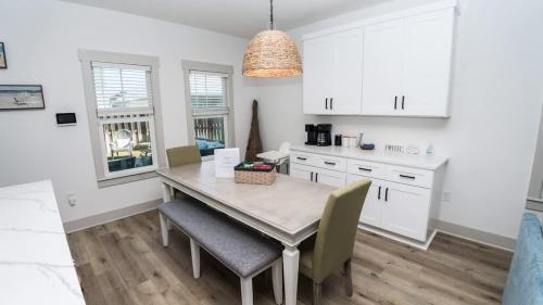 FREE Heated Pool! Sleeps 14 with Game Room! Close to Pier Park, Beaches & 30A! photo 18
