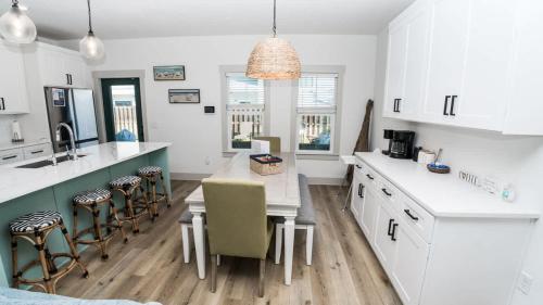 FREE Heated Pool! Sleeps 14 with Game Room! Close to Pier Park, Beaches & 30A! photo 19