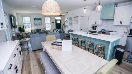FREE Heated Pool! Sleeps 14 with Game Room! Close to Pier Park, Beaches & 30A! photo 23