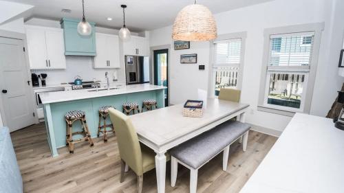 FREE Heated Pool! Sleeps 14 with Game Room! Close to Pier Park, Beaches & 30A! photo 24