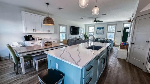 FREE Heated Pool! Sleeps 14 with Game Room! Close to Pier Park, Beaches & 30A! photo 27