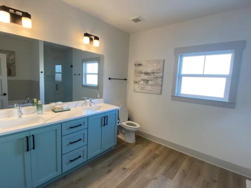 FREE Heated Pool! Sleeps 14 with Game Room! Close to Pier Park, Beaches & 30A! photo 35