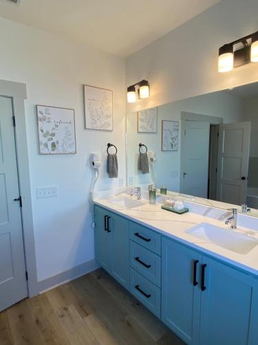 FREE Heated Pool! Sleeps 14 with Game Room! Close to Pier Park, Beaches & 30A! photo 36