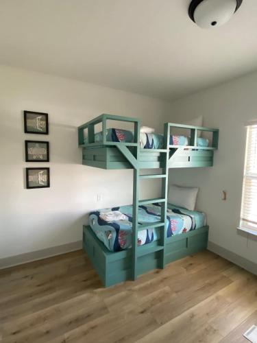 FREE Heated Pool! Sleeps 14 with Game Room! Close to Pier Park, Beaches & 30A! photo 56