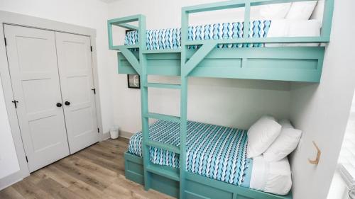 FREE Heated Pool! Sleeps 14 with Game Room! Close to Pier Park, Beaches & 30A! photo 60