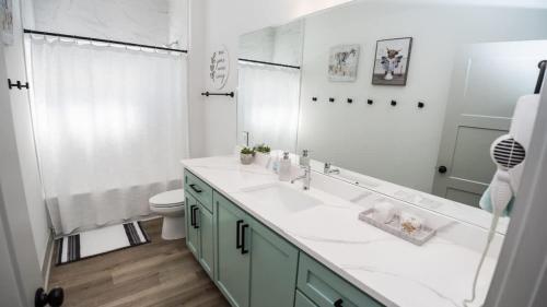 FREE Heated Pool! Sleeps 14 with Game Room! Close to Pier Park, Beaches & 30A! photo 65