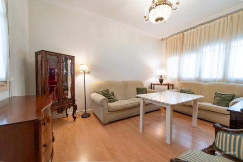 2 Bedroom Apartment by Guadalquivir River