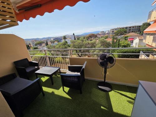 Suite indépendante rénovée avec terrasse au calme photo 7