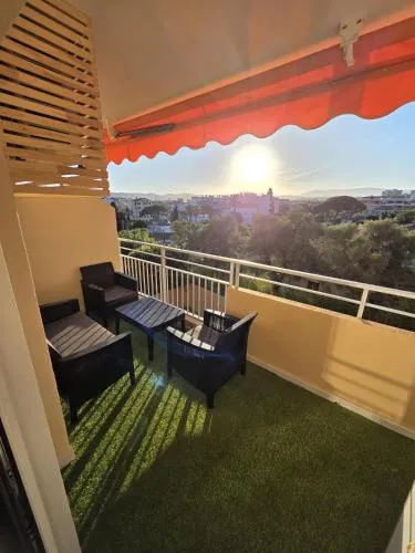 Suite indépendante rénovée avec terrasse au calme photo 1