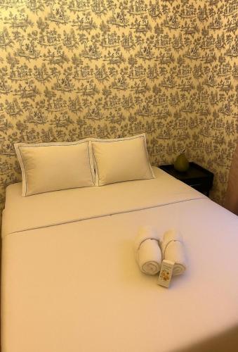 BLACK & WHITE - CHIC & PETIT MAISON- Pigalle 9eme