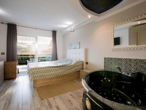 204 Atalaya 2 bedrooms, sea view, private parking