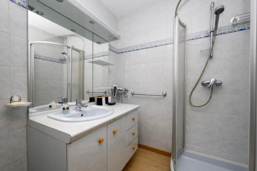 1-bedroom apartment in Cannes, quiet with terrace, perfect for family