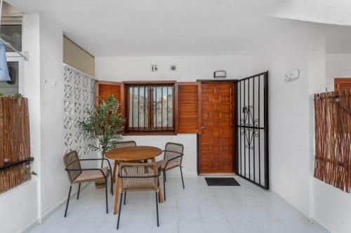 Peaceful 1BR Apt 10min Beach Pool & Workspace