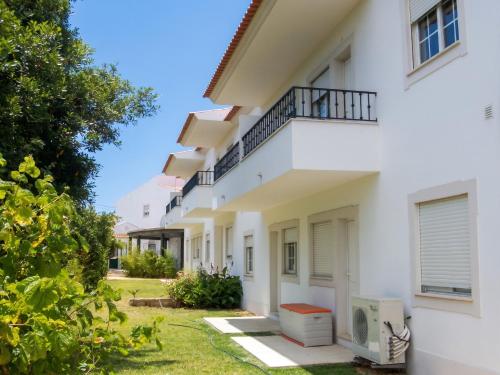 Charming Apartment in Albufeira, 60 m², Mountain View