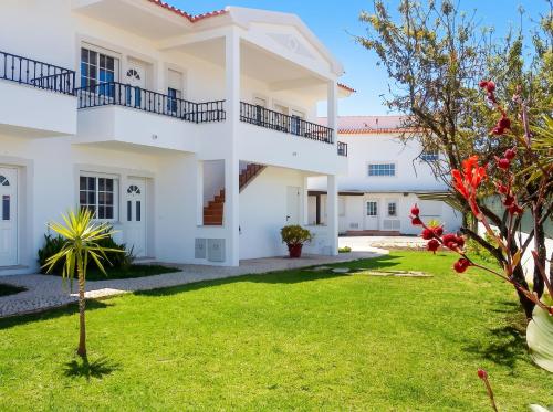 Charming Apartment in Albufeira, 60 m², Mountain View
