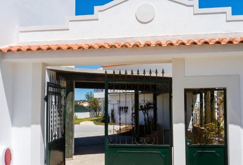 Charming Apartment in Albufeira, 60 m², Mountain View
