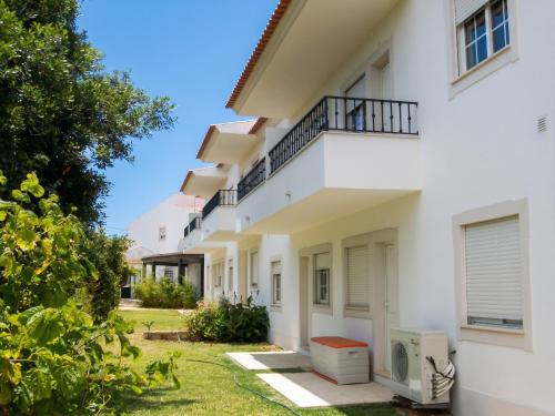 Charming Apartment in Albufeira - 60 m² with pool & view