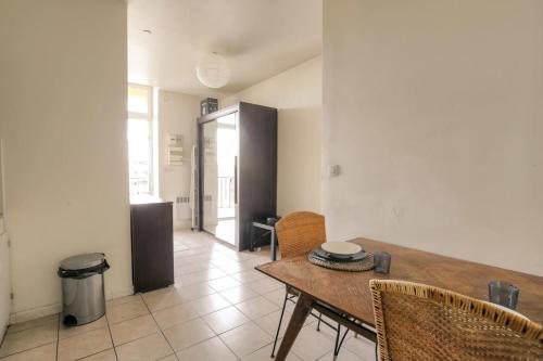 Charming with balcony in the heart of the 7th