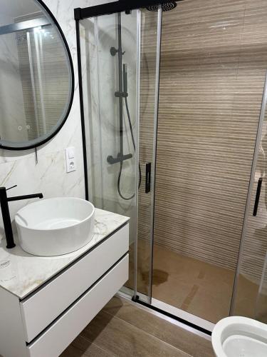 Renovated penthouse next to downtown
