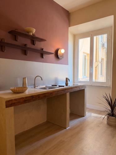 Helios Retreat - Homkeey Apartments