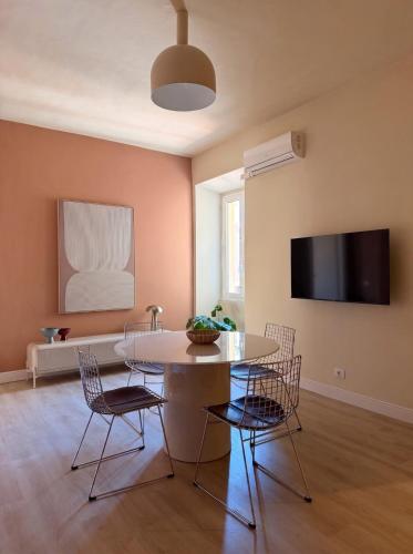 Helios Retreat - Homkeey Apartments