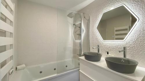 Penthouse Triplex com Jacuzzi T3 HsR Vilamarina