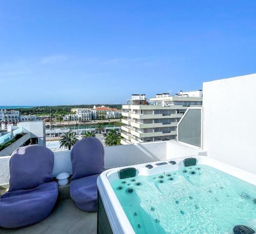 Penthouse Triplex com Jacuzzi T3 HsR Vilamarina