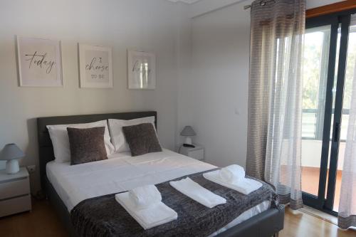 Modern 3- Bedroom Retreat in Faro’s City Center