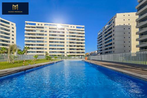 Garden Breeze Punta Prima, 2min beach walk, family Friendly, 3 Pool a Garden, jacuzzi