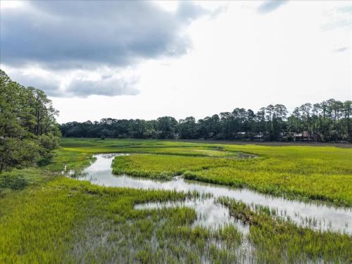 Marshview Sea Pines Treehouse Walk to HarbourTown photo 30