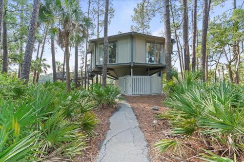 Marshview Sea Pines Treehouse Walk to HarbourTown photo 32
