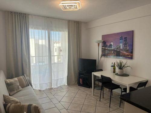 Cozy Apartment, heated pool