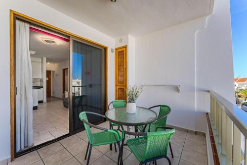 Cozy Apartment, heated pool