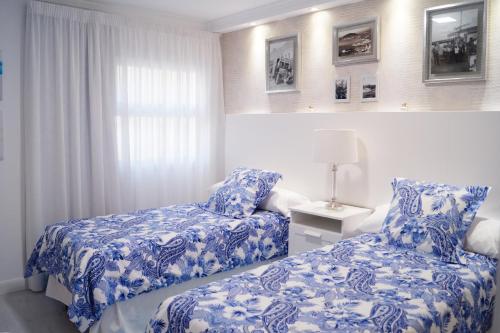 Cozy 1 BR With Sunny Terrace, Beach & Center, Couples