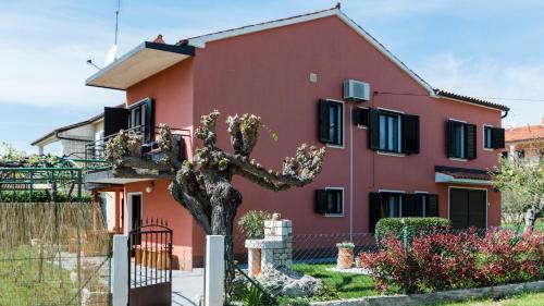 Family friendly house with a swimming pool Umag - 27190