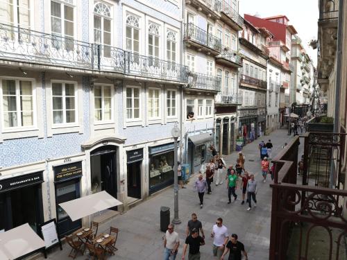 Charming 2BR on Rua das Flores in Historic Porto