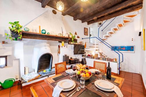 Antica Torre with Garden in Carona - Happy Rentals