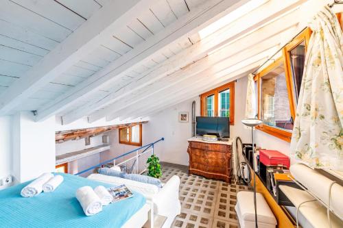 Antica Torre with Garden in Carona - Happy Rentals