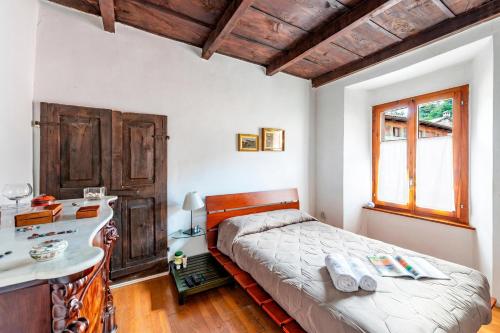 Antica Torre with Garden in Carona - Happy Rentals