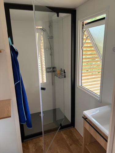 Mobil home neuf 35m2 clim fibre tv 3 chambres plage à 2 min 6 personnes
