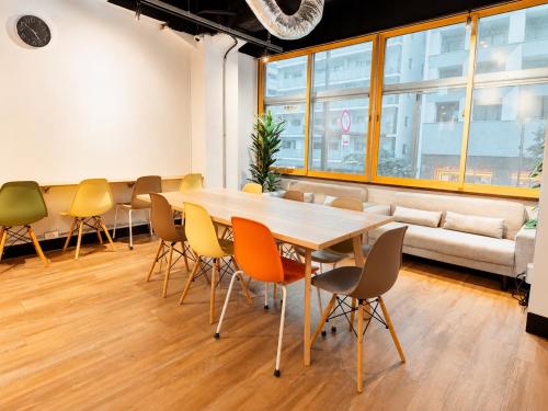 a conference room with a table and chairs at Tokyo Guesthouse HIVE in Tokyo